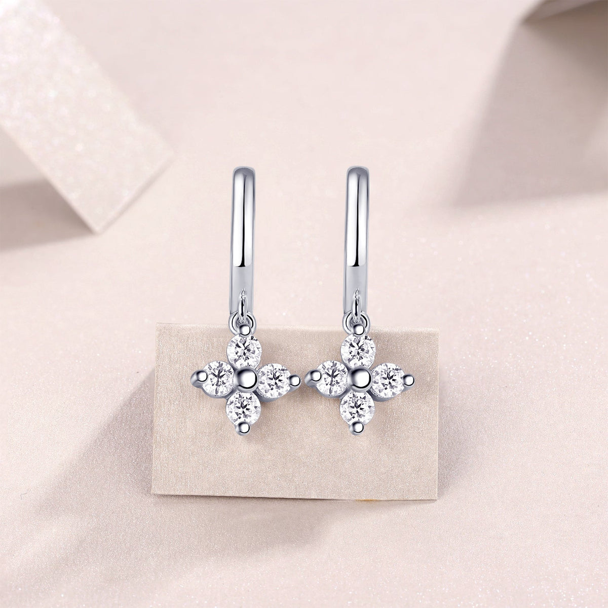 Boucles d'Oreilles Pendantes Trèfle Argent S925 Platiné - Moissanite D-VVS1 - Soin & GrâceSoin & GrâceA pairf6fc77acae3895e9376fd5c8ca0603f2