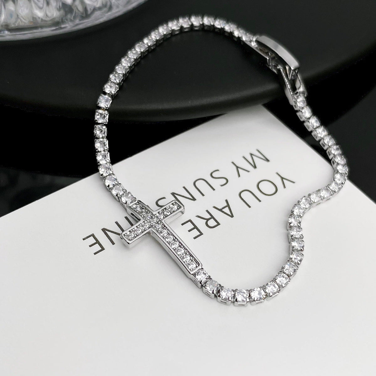 Bracelet Croix Full Diamants Style Rétro Doré - Soin & GrâceSoin & GrâceGolddf015edf17a9057754ead23b19a55993