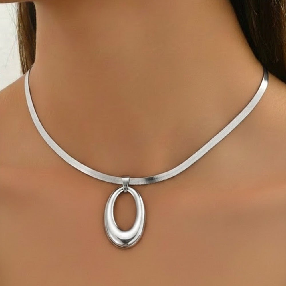 Collier Anneau Ovale Minimaliste en Acier Inoxydable - Soin & GrâceSoin & GrâceC7308c1f0ff965ee971e1dc21ac3acabe15e7