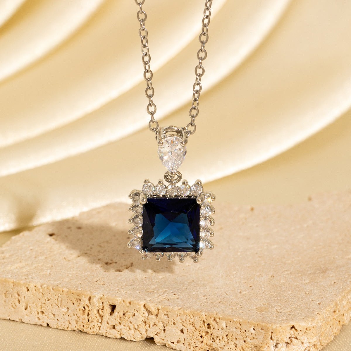Collier Sautoir Zircon Carré Full Diamant Or 18K - Style Luxe - Soin & GrâceSoin & GrâceNE0132 SQ ST0218Kbc1c6f776f50065683557dd85aa36960