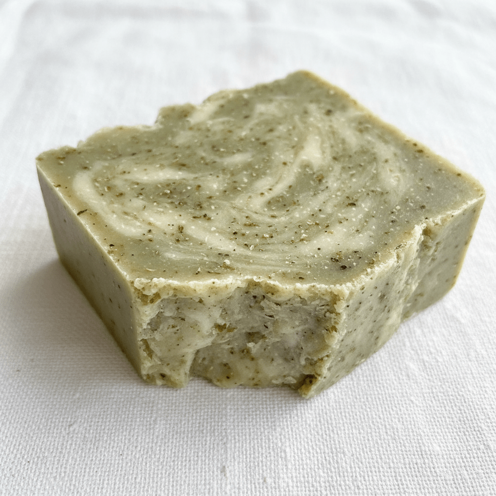 Savon Alep Pur Huile d'Olive Artisanal 120g - Soin & GrâceSoin & GrâceSavon Alep - texture
